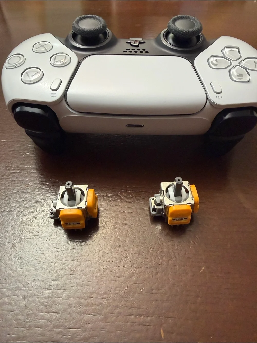 Custom white Wireless controller whit upgrade hall efect joysticks
